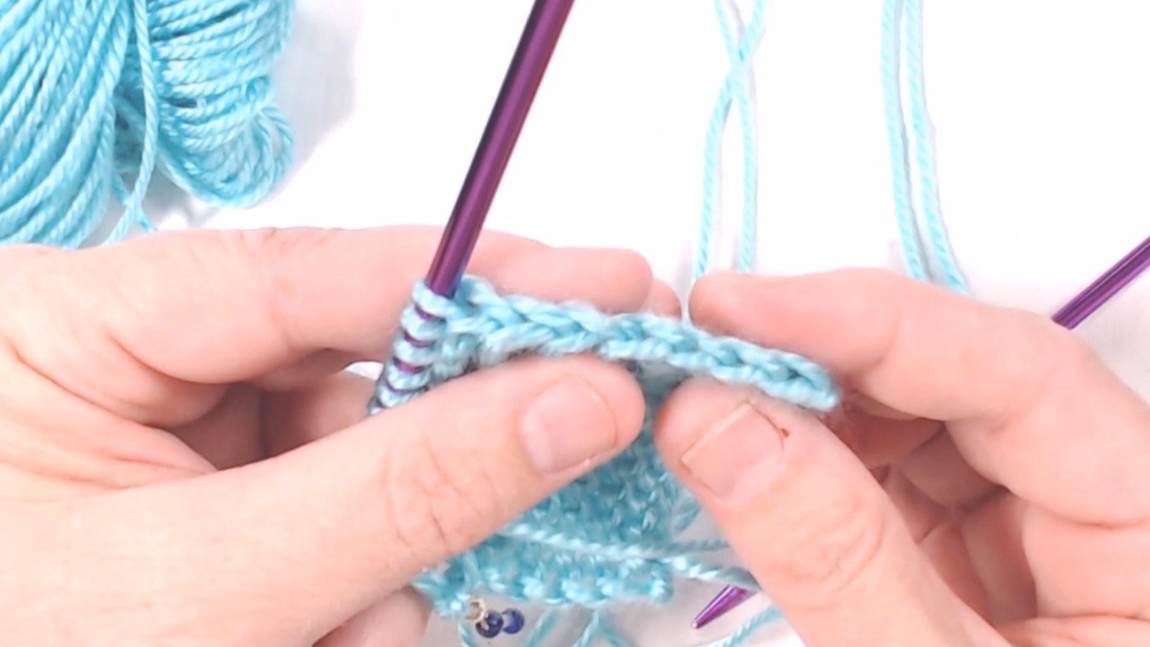 Slipped Stitch Edge in Garter Stitch – A Simple Trick for Neater Edges