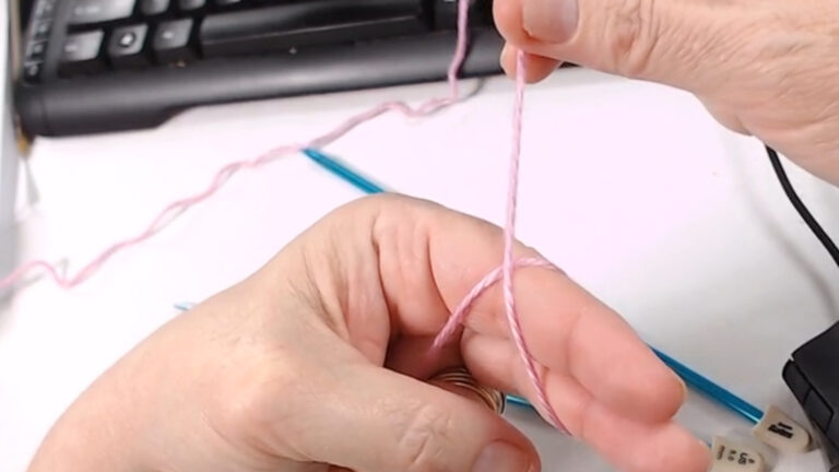 wrapping yarn around fingers for slip knot