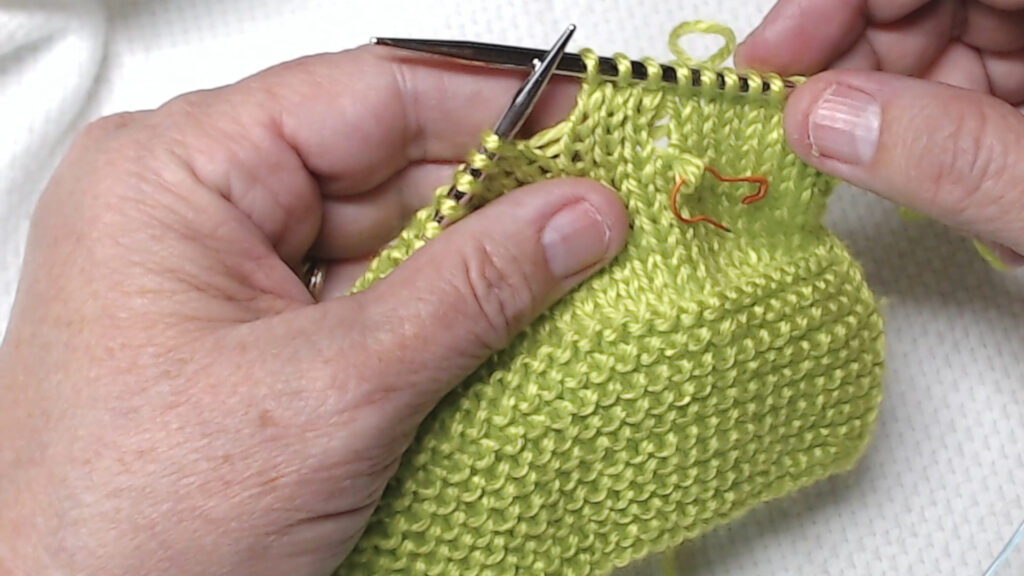 seeing the dropped stitch on knit side
